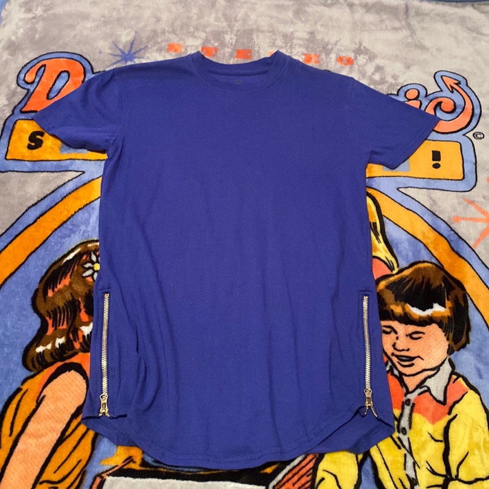 Vintage T-shirt with zippers!
